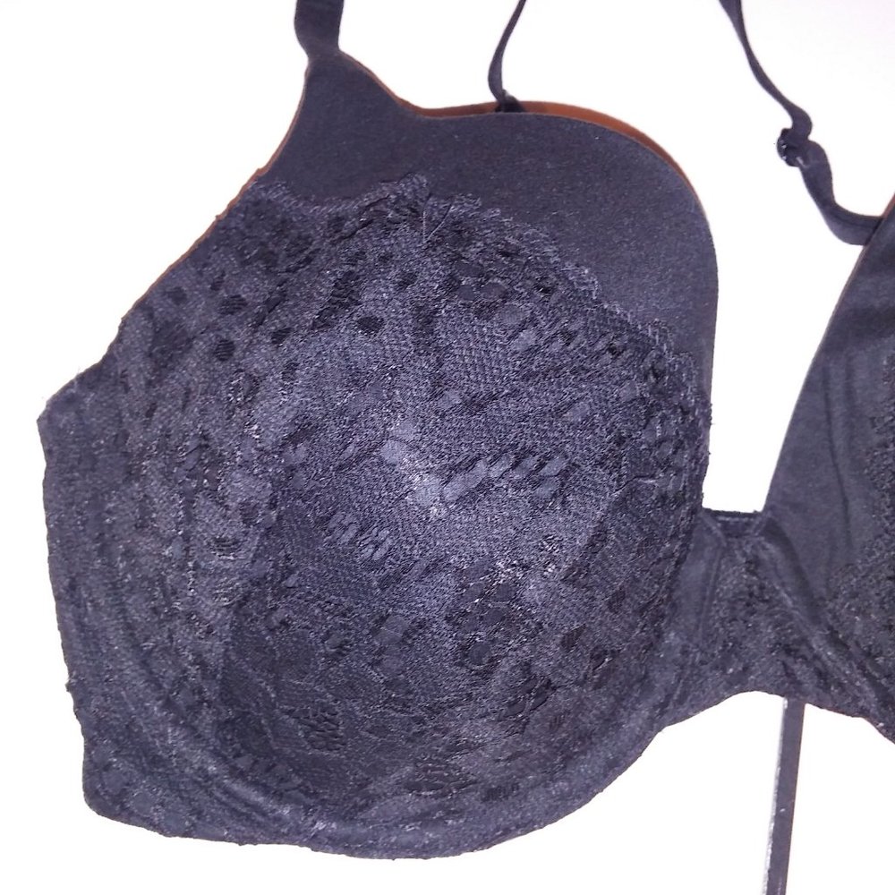 Victoria Secret Bra - Picture 2 of 4